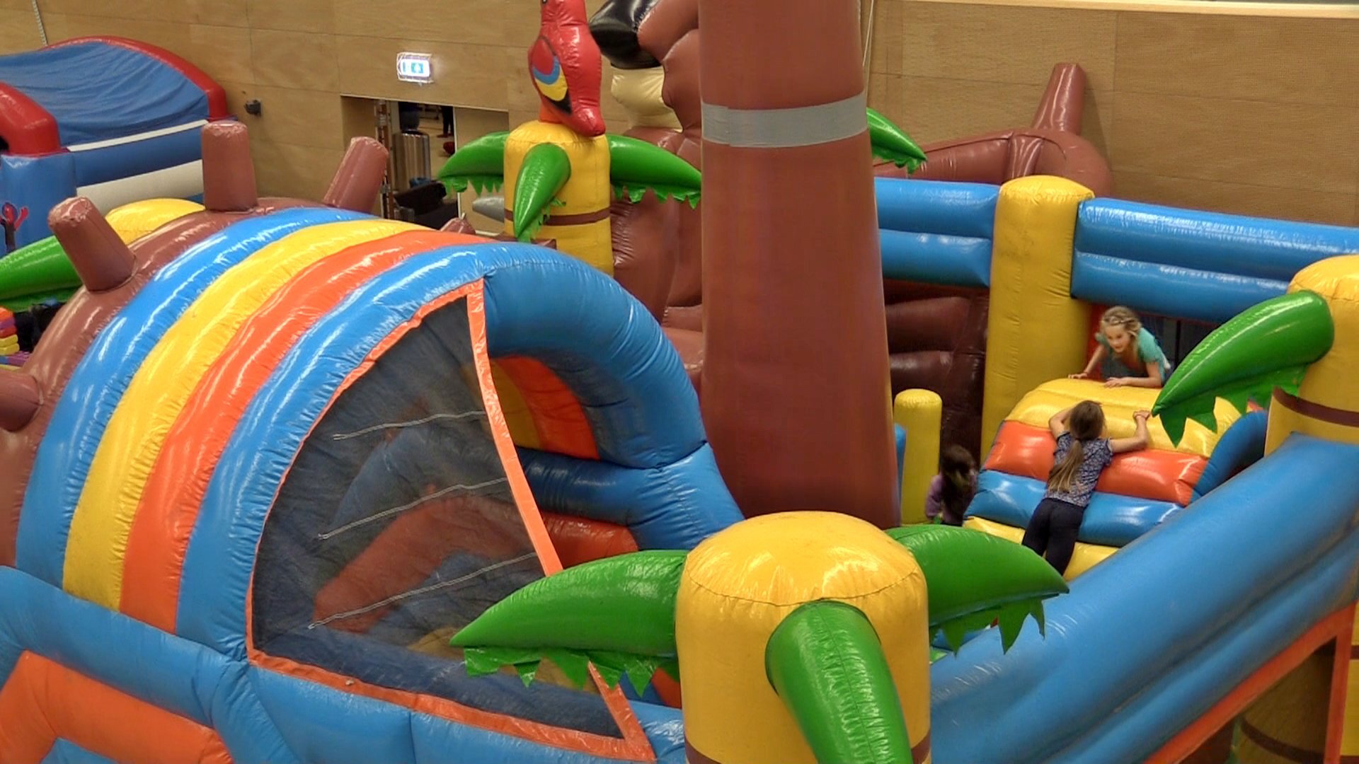 Foto: alkmaar-de-meent-sportspektakel-luchtkussens-2.jpg