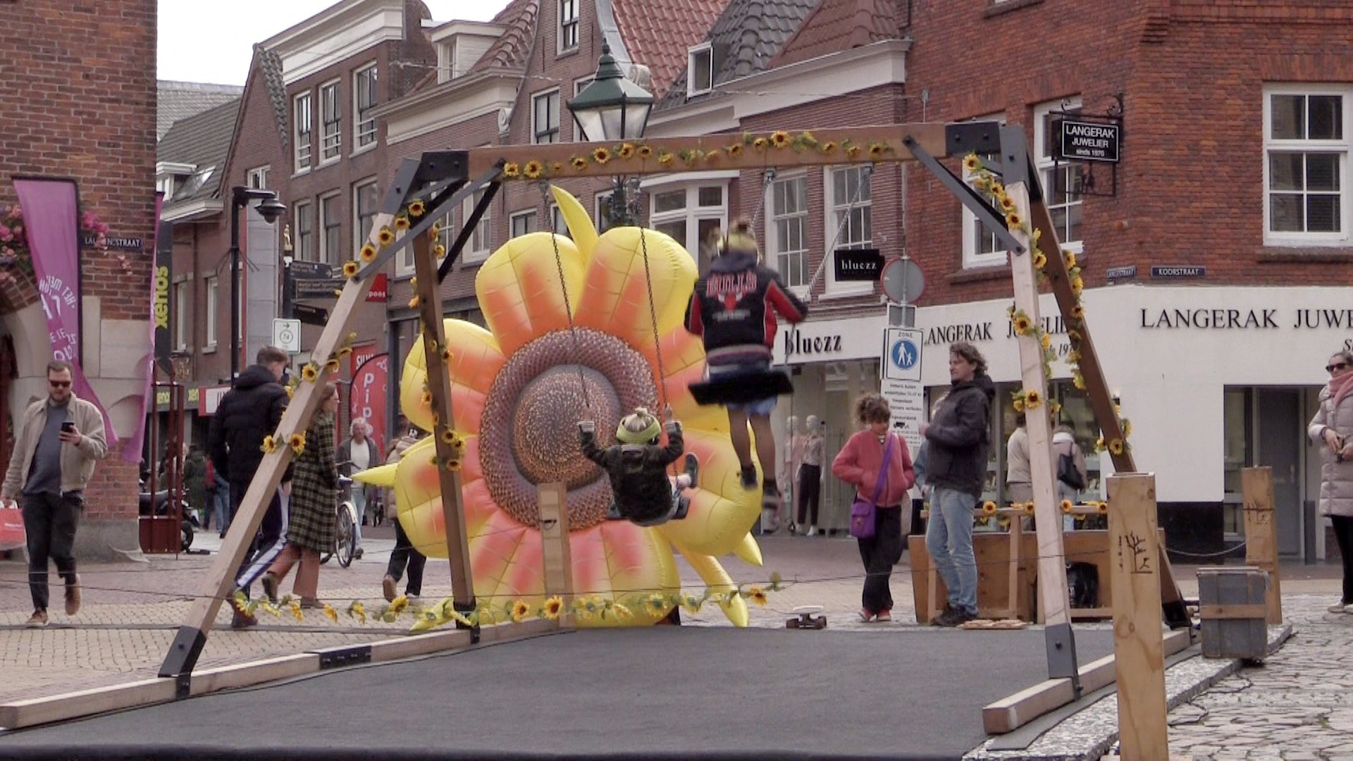 Foto: alkmaar-shopping-day-uit-je-bol-4-schommel.jpg