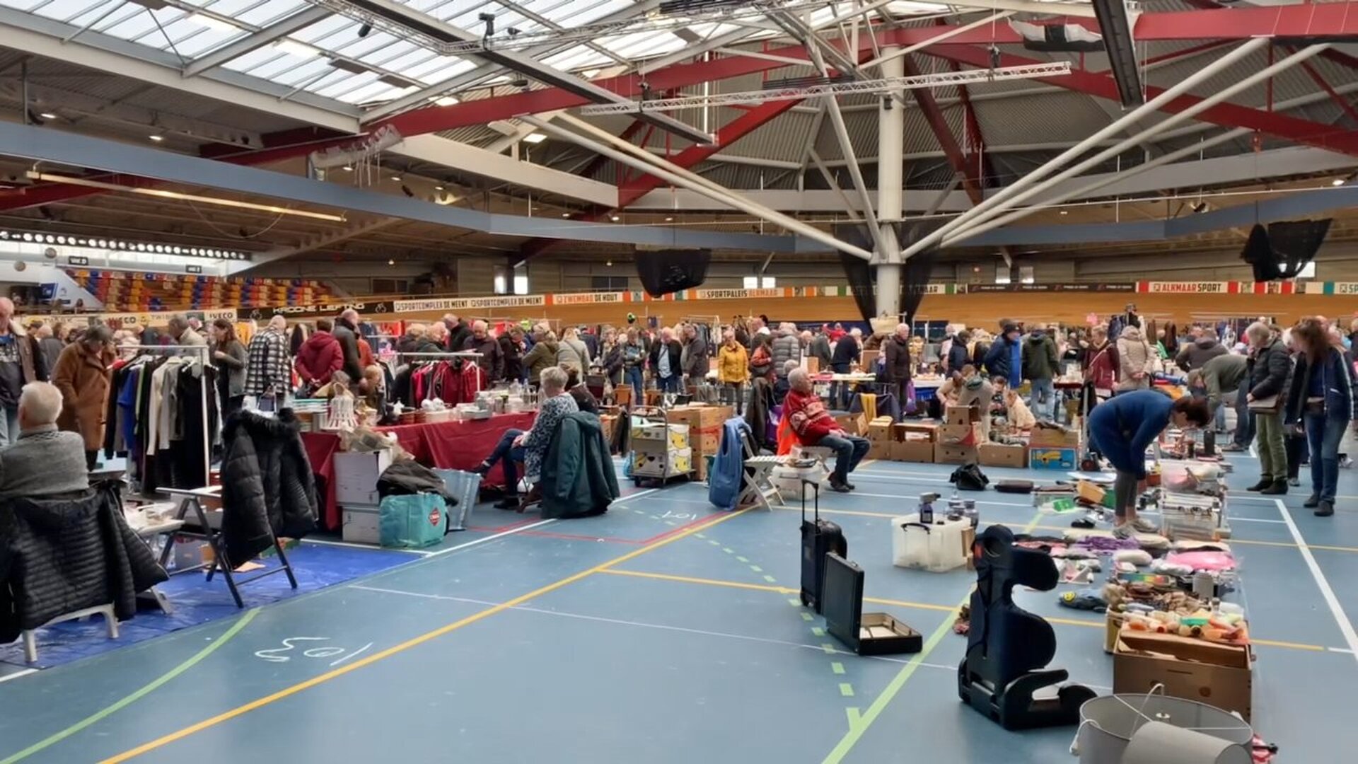 Foto: alkmaar-wielerbaan-rommelmarkt-3.jpg