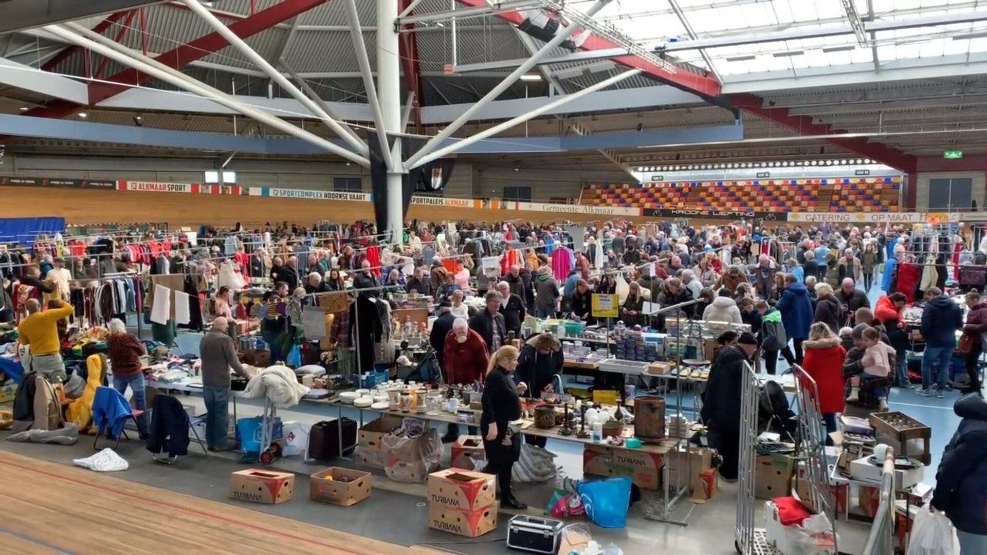 Foto: alkmaar-wielerbaan-rommelmarkt-5.jpg