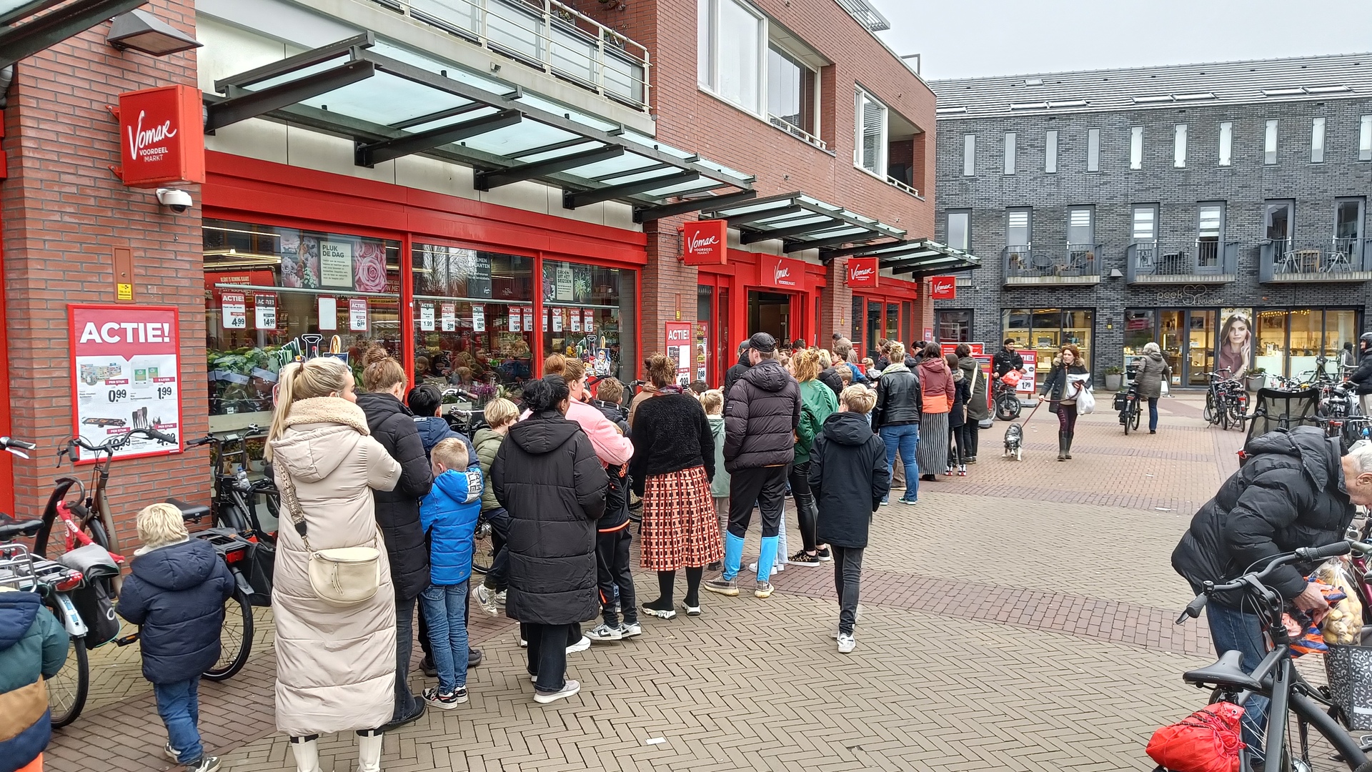 Foto: az-handtekeningen-bij-vomar-heiloo8.jpg