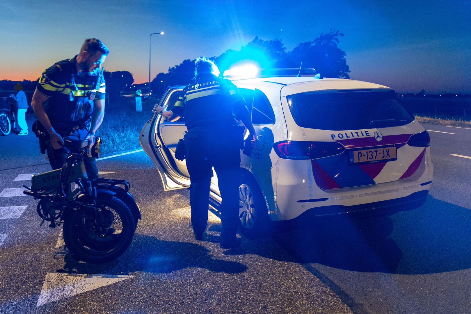 Foto: fatbike-met-politie1.jpg